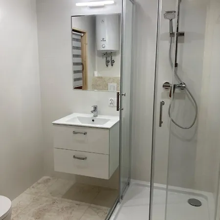 I Zacisze Jarosławiec